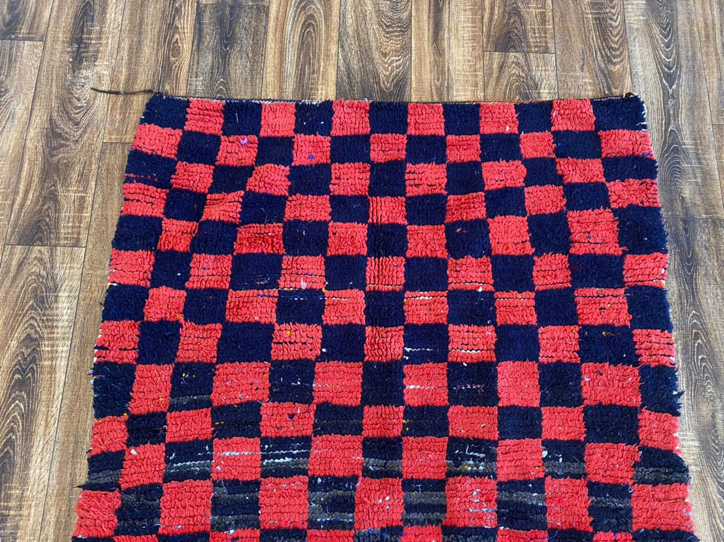 Authentique tapis à carreaux berbère vintage marocain 4x7 pi.