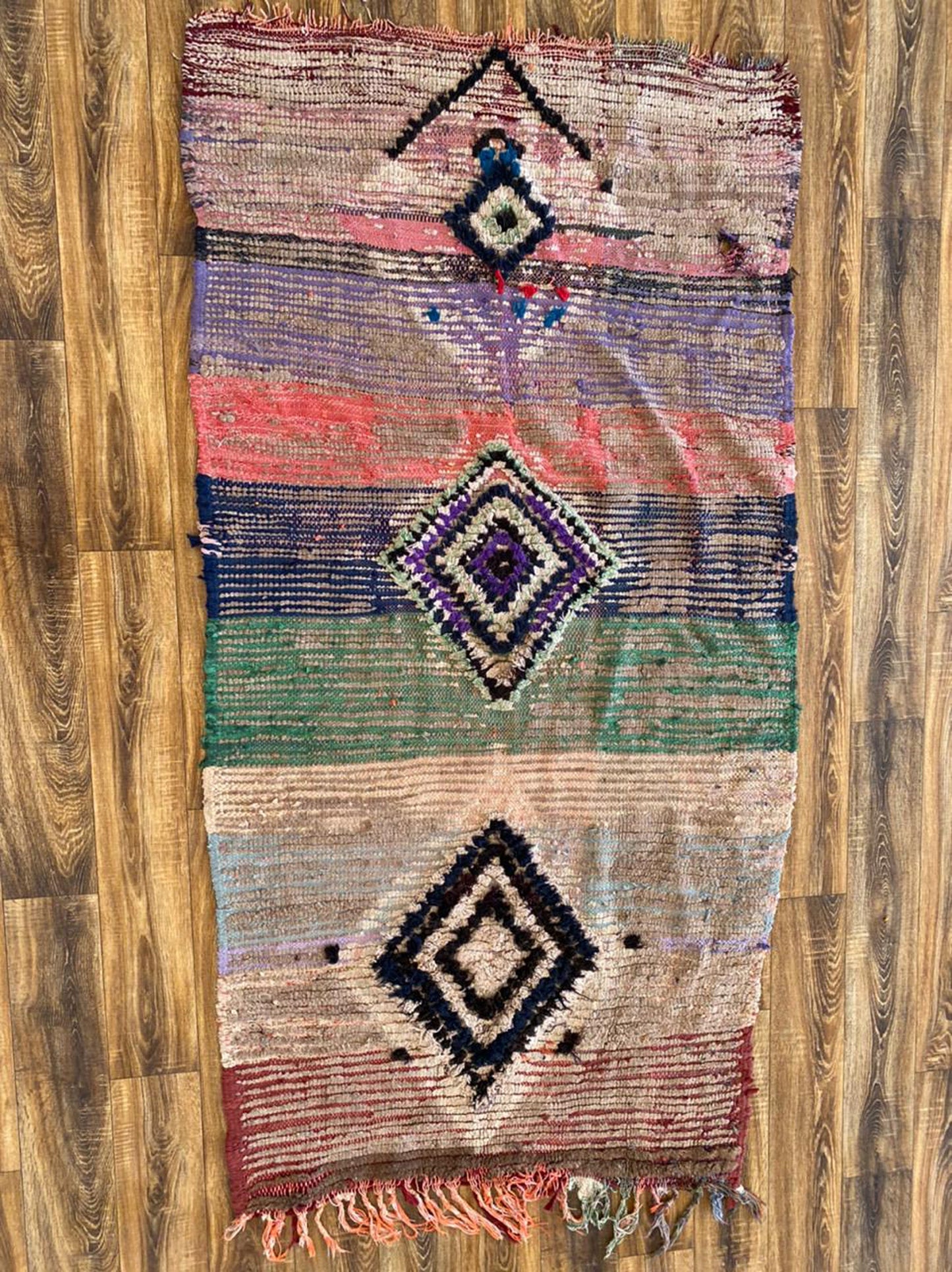 Moroccan vintage woven rug 4x7 ft..