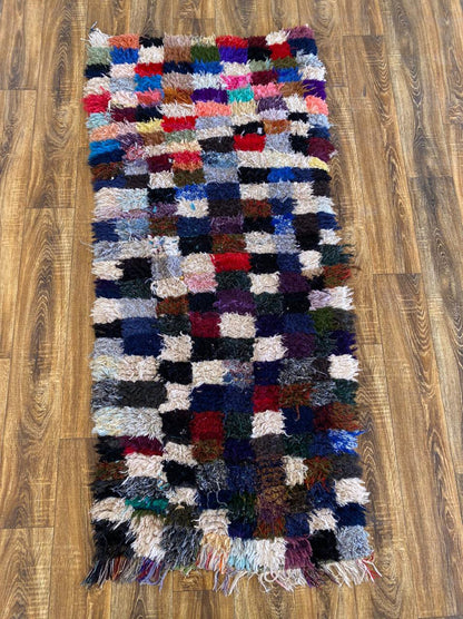 Tapis marocain vintage à carreaux berbères de petite taille 3x6 pi.