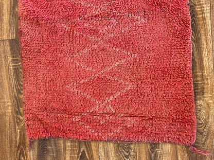 Tapis de couloir marocain long et étroit rose 2x11 pi.