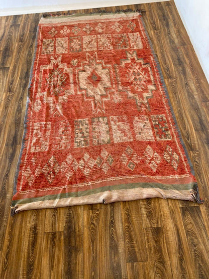 Grand tapis berbère marocain de 6 x 10 pieds.