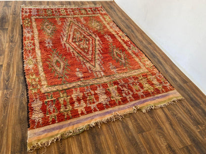 Grand tapis marocain vintage de 6 x 10 pieds.