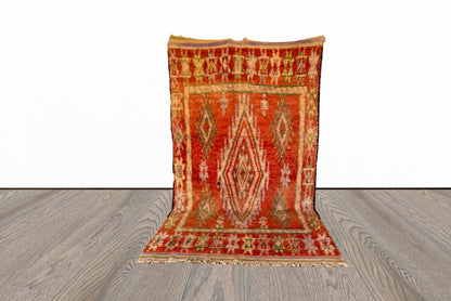 Grand tapis marocain vintage de 6 x 10 pieds.