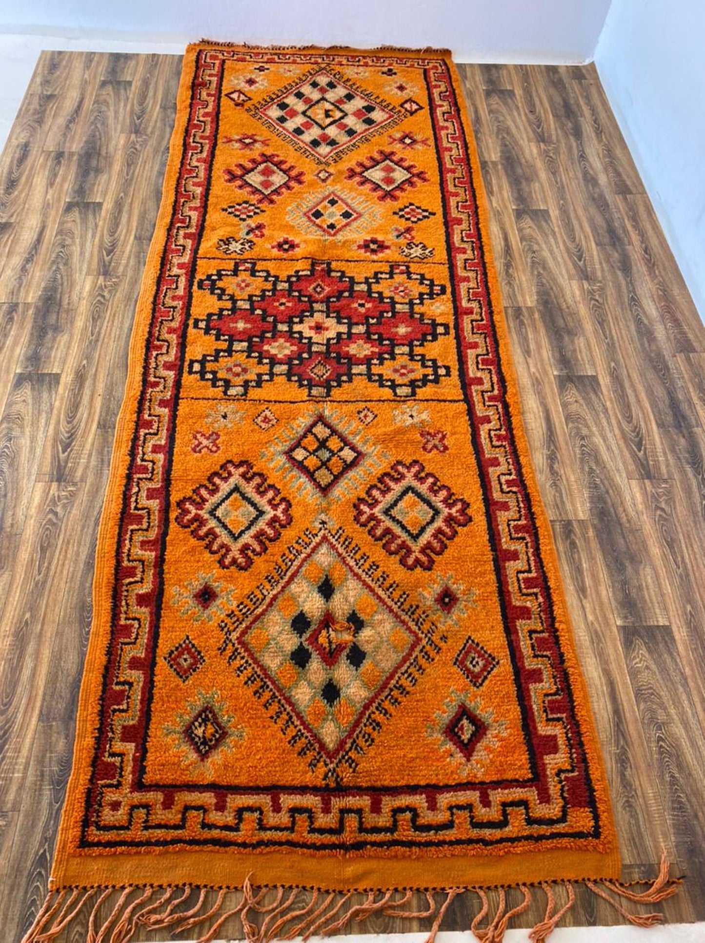 Grand tapis de couloir marocain 5x13 pi.