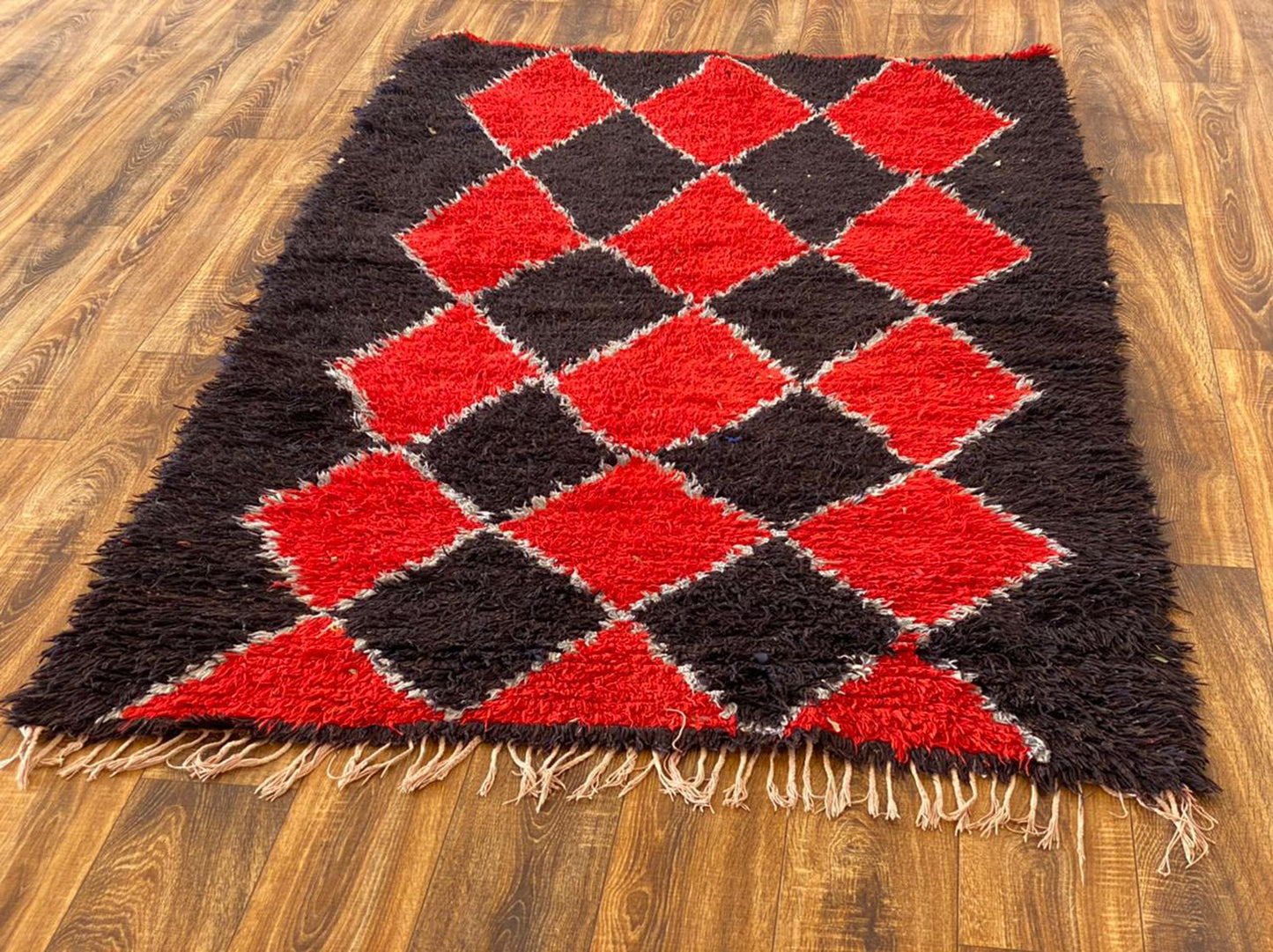 Tapis marocain vintage 4x7 pieds.