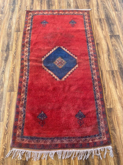 Tapis marocain vintage 4x7 pieds.