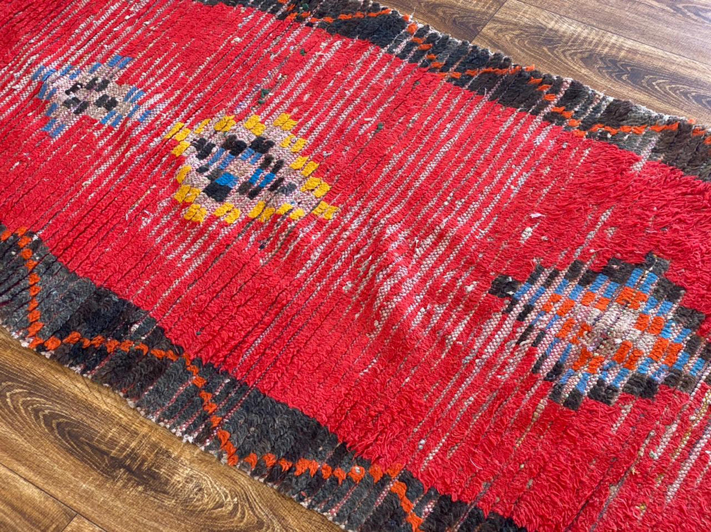 Tapis de couloir étroit berbère rouge marocain 3x9.