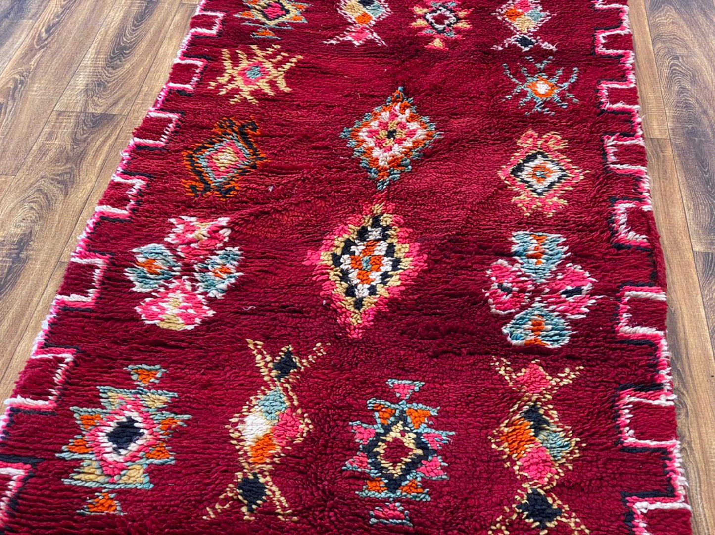 Tapis de couloir marocain vintage en laine 3x9.