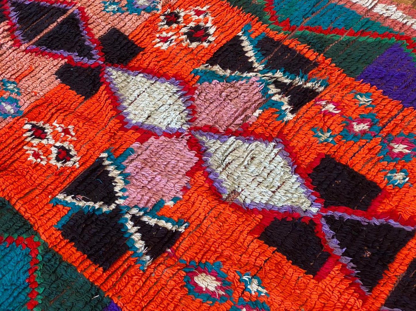 Tapis berbère marocain vintage tissé à la main de grande taille 4x9.