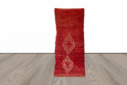 Tapis de couloir marocain vintage de petite taille 3x7 pieds.