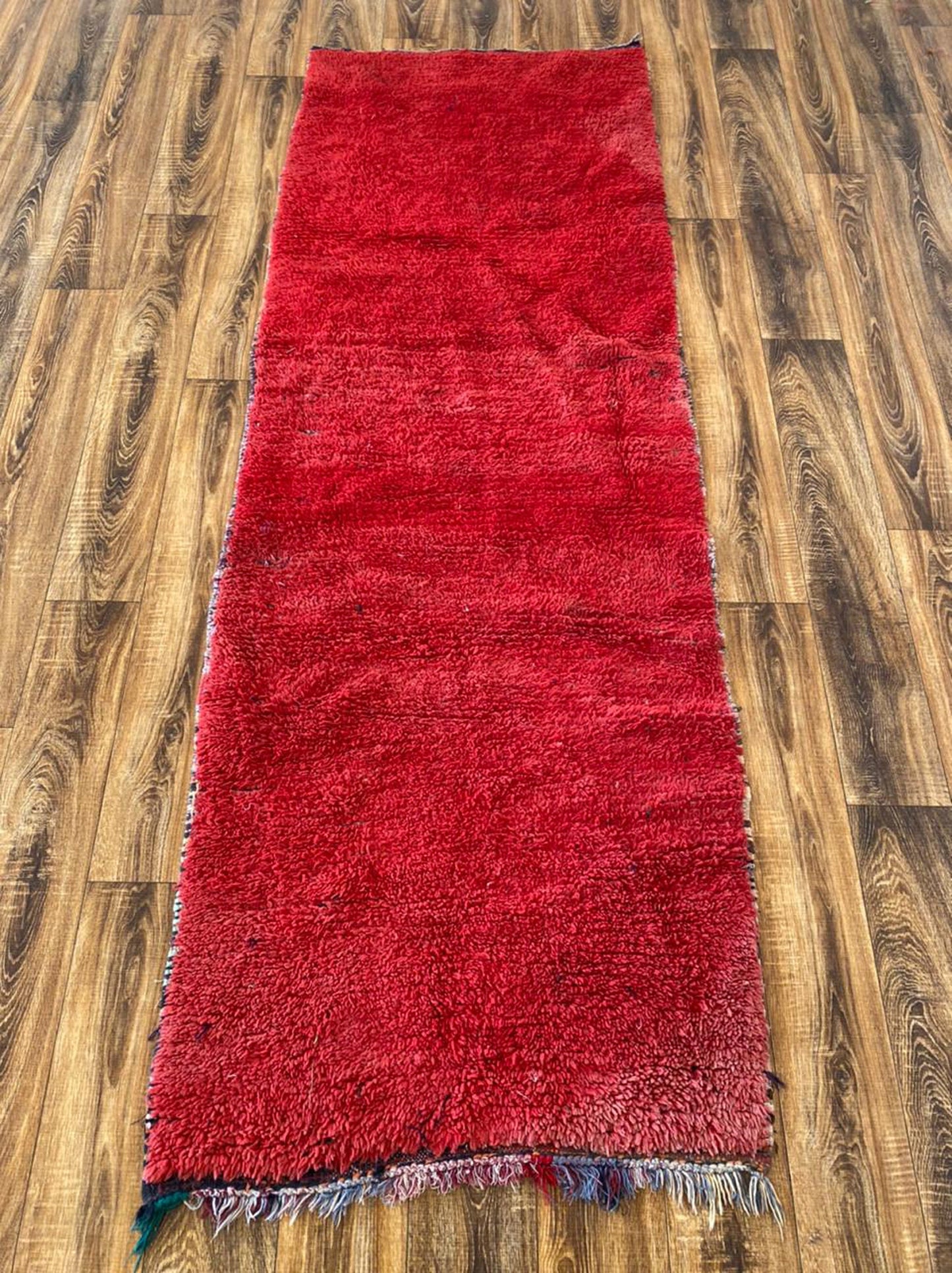 Tapis de couloir marocain rouge vintage 3x8 pieds.