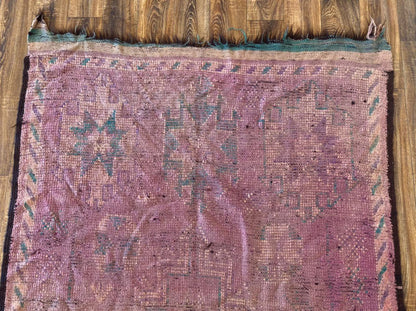 Grand tapis marocain violet 5x9 pieds.