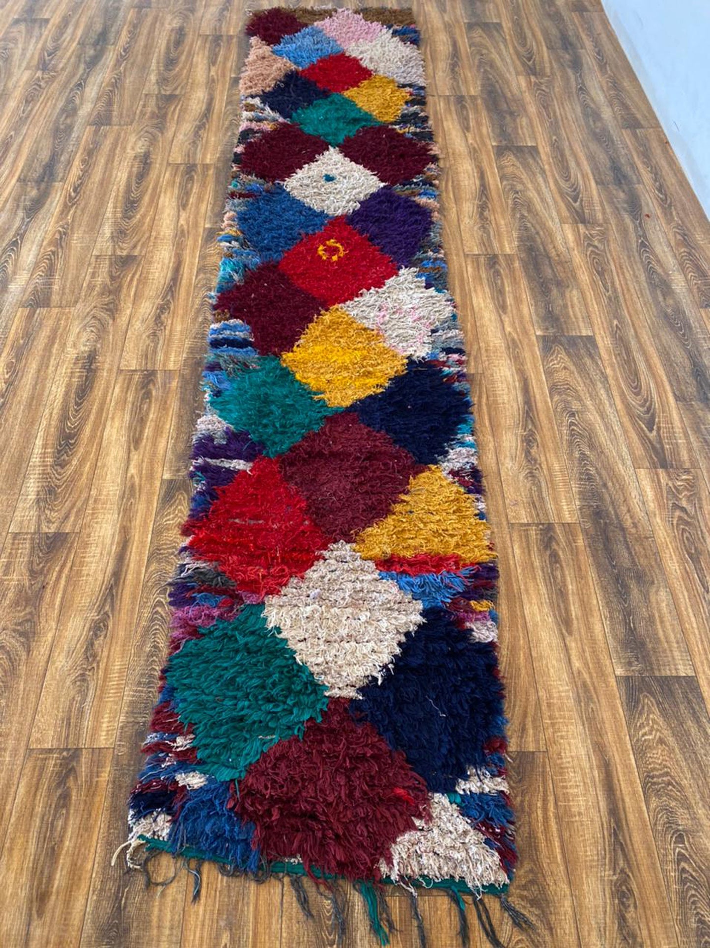 Tapis de couloir marocain coloré de 2 x 11 pieds de long.