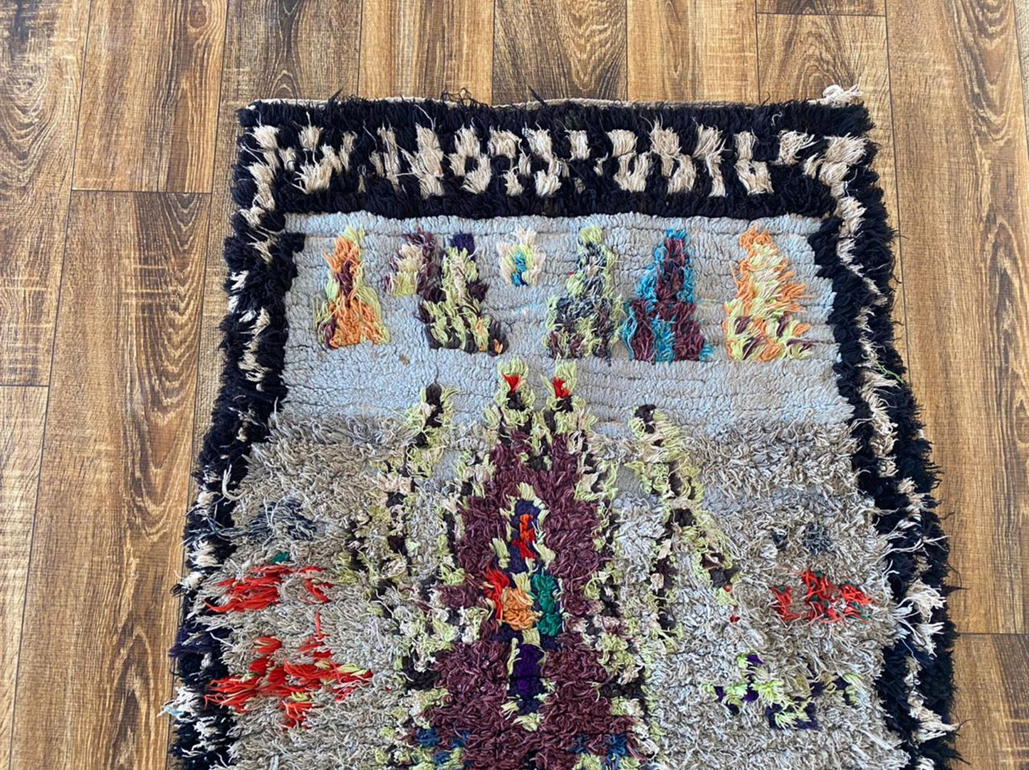 Tapis marocain coloré 3x6 pieds.