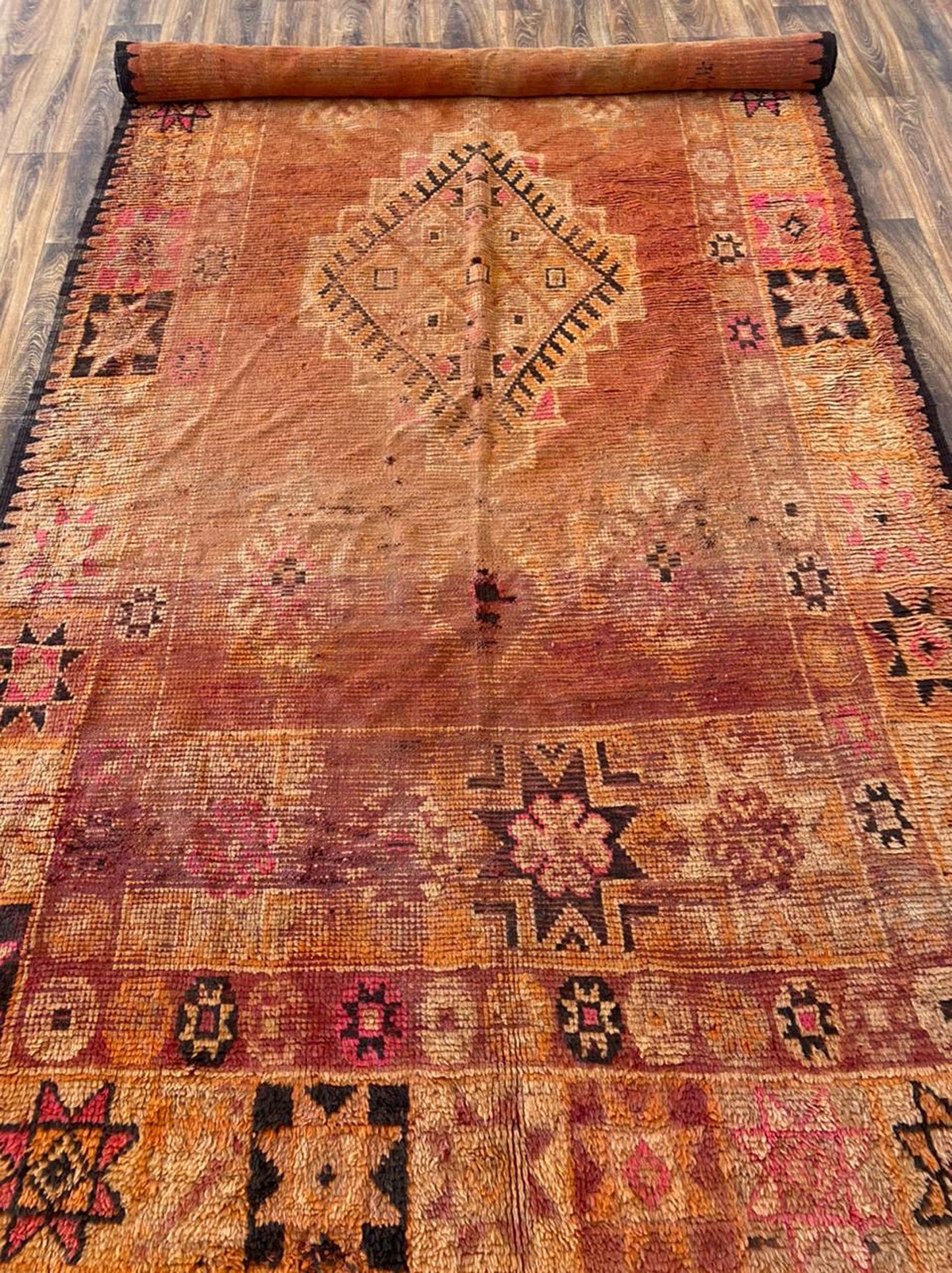 Grand tapis berbère marocain de 7x13 pieds.