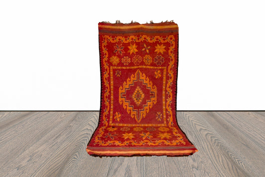 Tapis berbère marocain vintage 5x10 pieds.