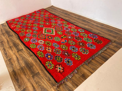 Grand tapis marocain coloré de 6 x 13 pieds.