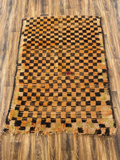 Tapis à carreaux vintage marocain 5x6 pieds.