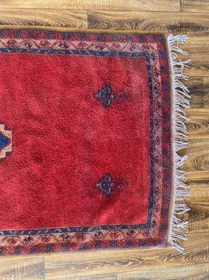 Tapis marocain vintage 4x7 pieds.