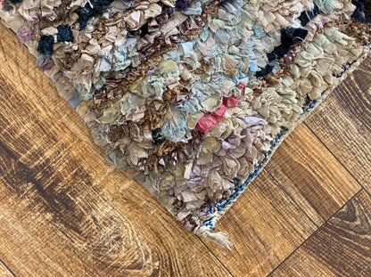 Moroccan vintage Boucherouite rug 4x6 ft.