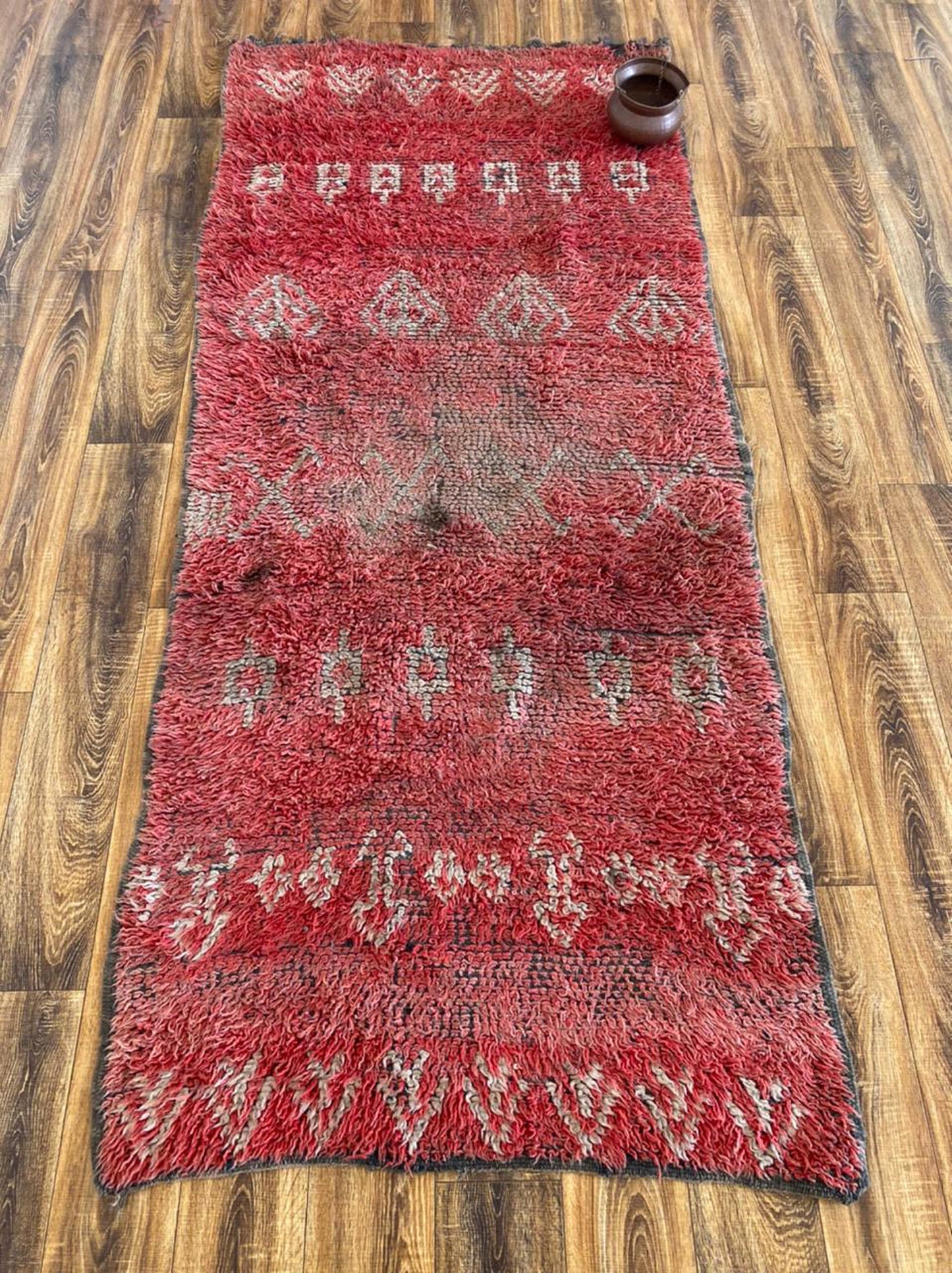 Tapis berbère marocain 4x8 pieds.