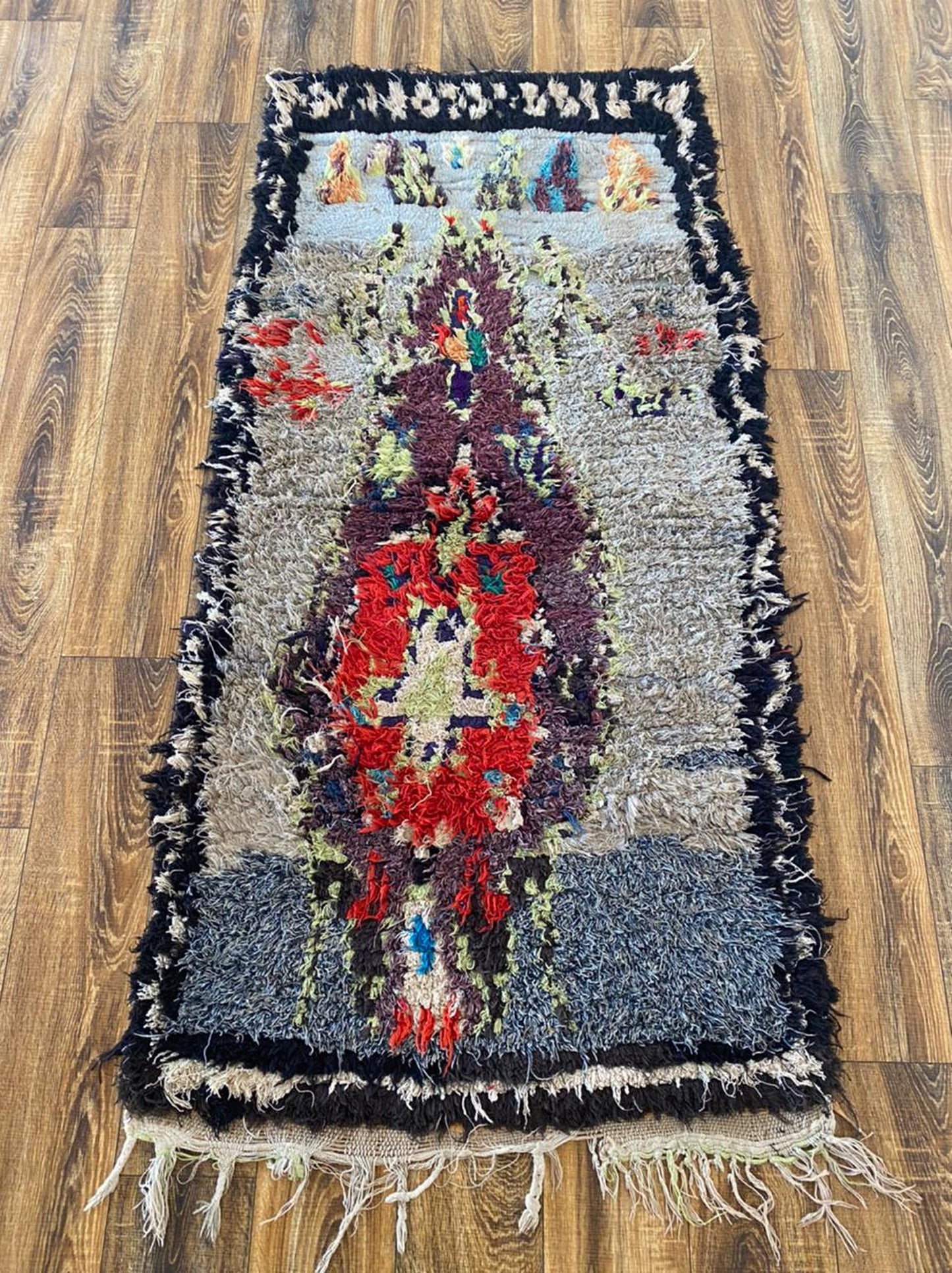 Tapis marocain coloré 3x6 pieds.