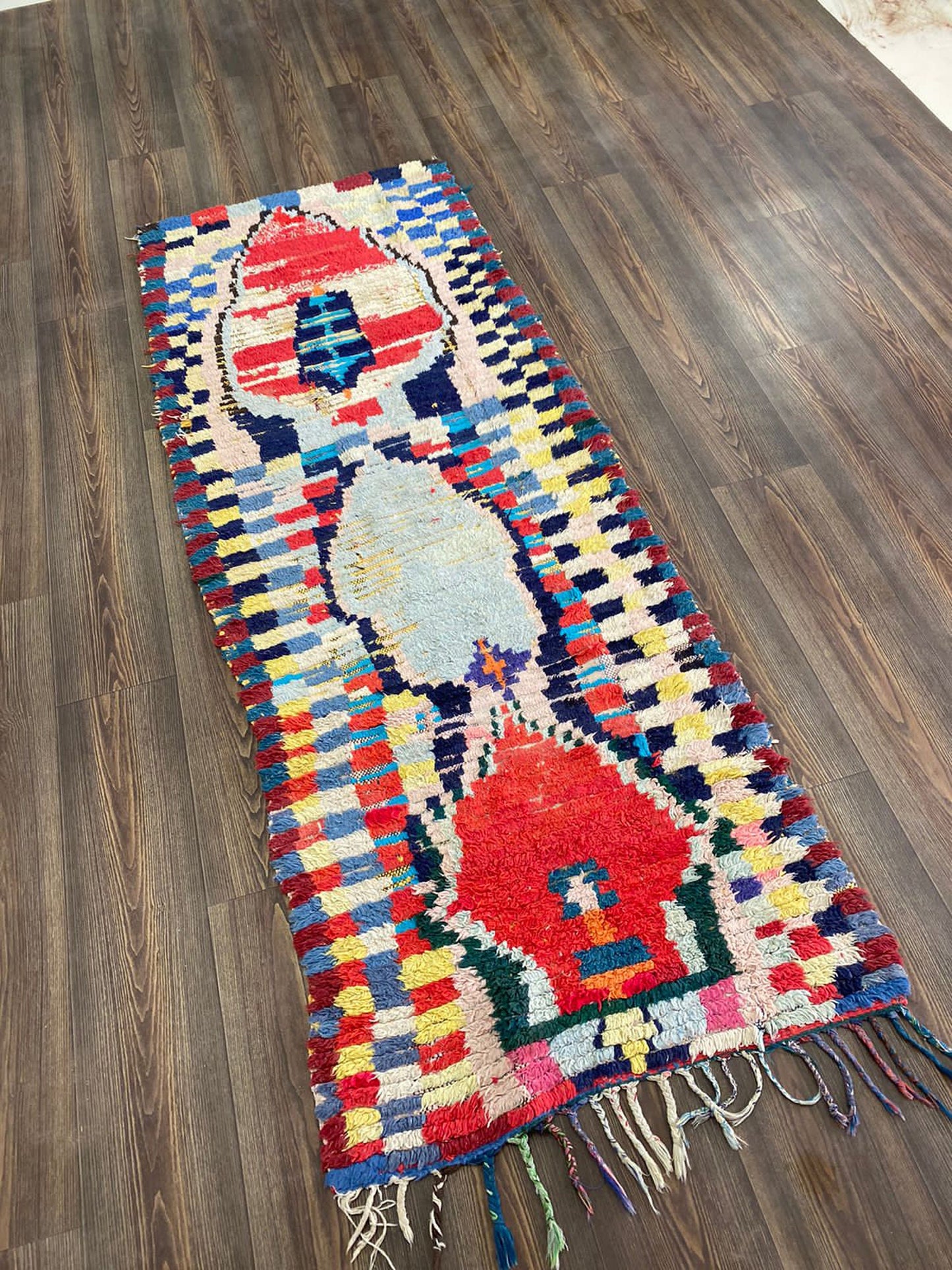 Tapis de couloir étroit à carreaux berbères marocains 7x3 pieds.