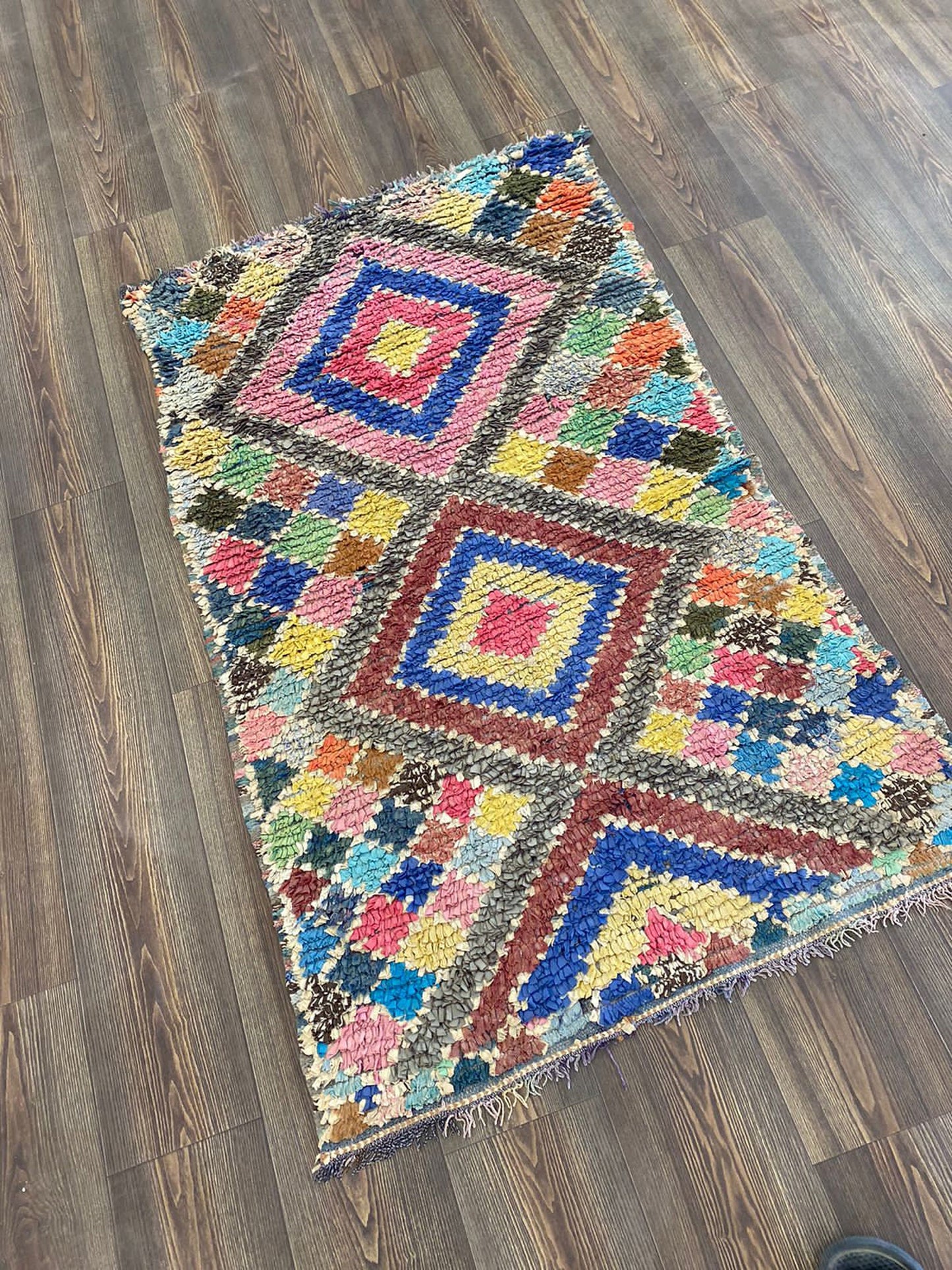 Tapis berbère marocain 3 pieds sur 5 pieds, tapis de couloir Boucherouite vintage.