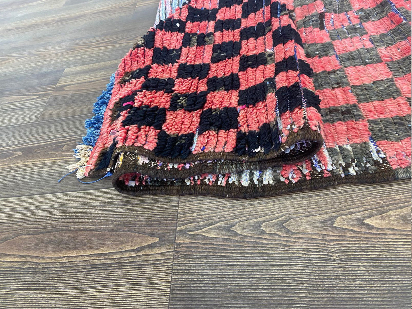 Tapis vintage rouge et noir, tapis de couloir à carreaux berbères 3 x 8 pieds.