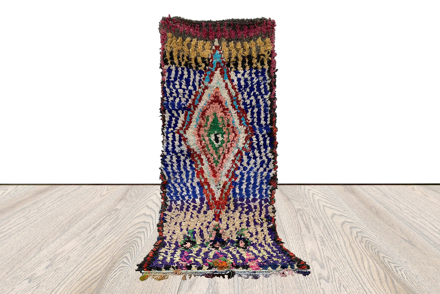 Tapis recyclé bohème marocain 3x7 pieds, tapis coloré Boucherouite, vieux tapis berbères tissés marocains.