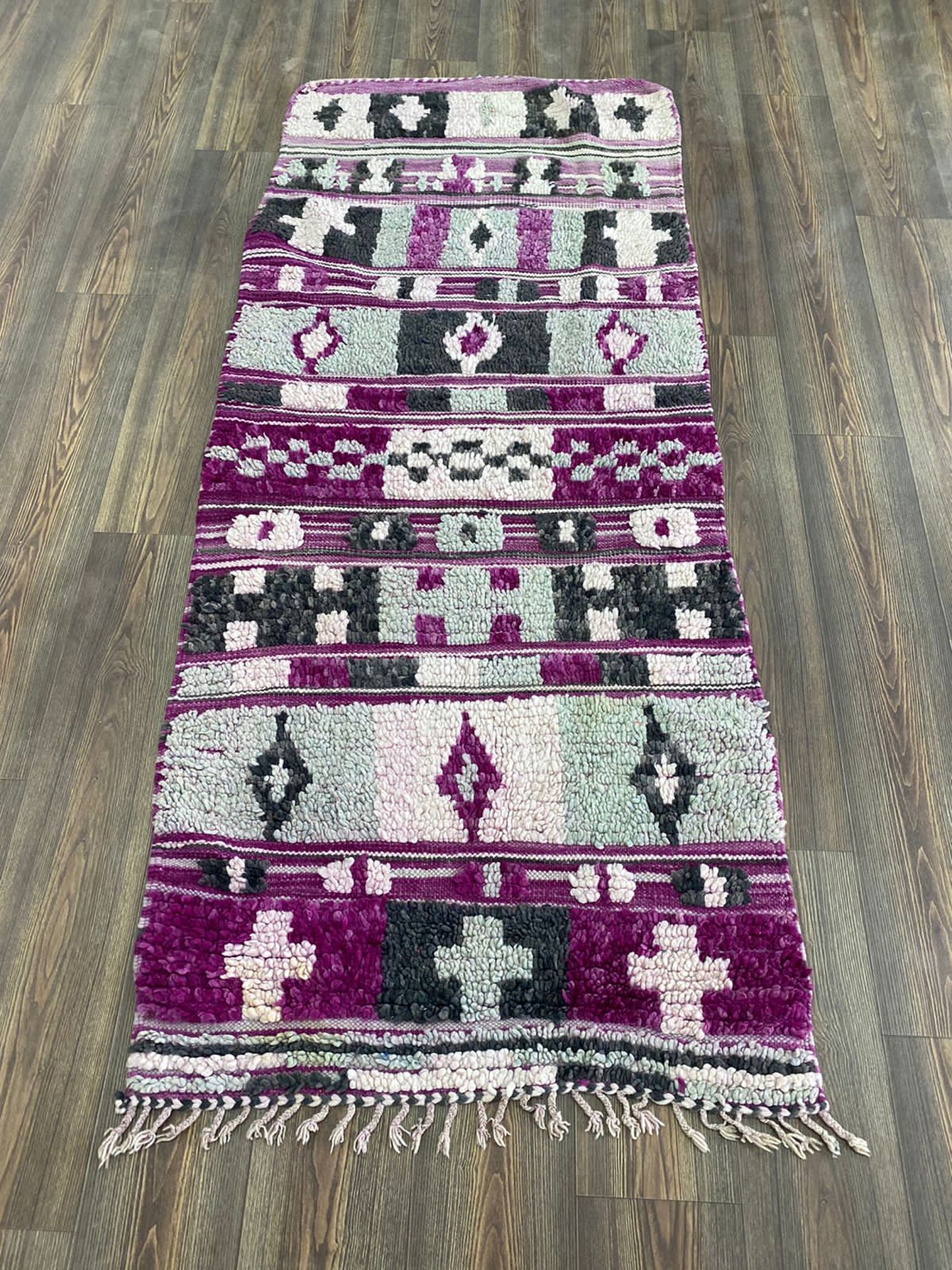 Tapis vintage en laine Boujaad 3x7 pieds, tapis de couloir berbère marocain.