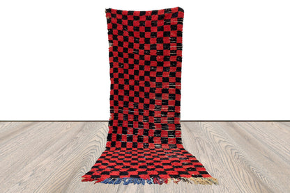 Tapis berbère tissé à carreaux noir et rouge 3x9 pieds, tapis de couloir étroit vintage marocain,