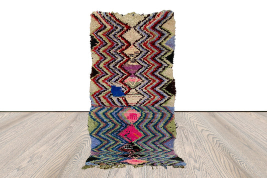 Tapis de couloir tribal vintage à chevrons de 3 pieds sur 6 pieds, tapis étroit berbère marocain.