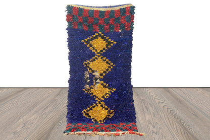 Tapis de couloir vintage étroit Boucherouite 3x7, tapis marocain tissé à la main en matériaux recyclés.