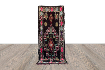 Tapis de couloir marocain vintage unique berbère noir 3x8.