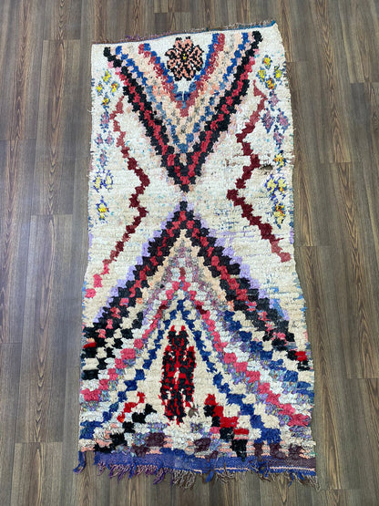 Tapis à chevrons marocain vintage 3x7 de petite taille, tapis shag berbère Boucherouite.