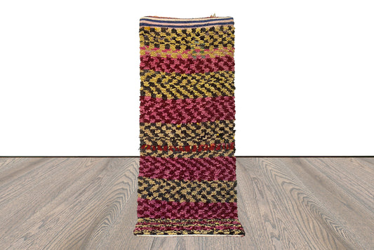 Tapis de couloir Boucherouite vintage coloré à carreaux 3x8, tapis à carreaux berbères marocains.