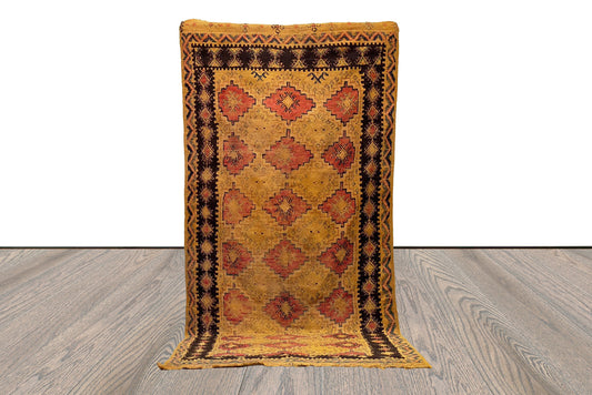 Tapis marocain vintage jaune 4x9, grand tapis de couloir.