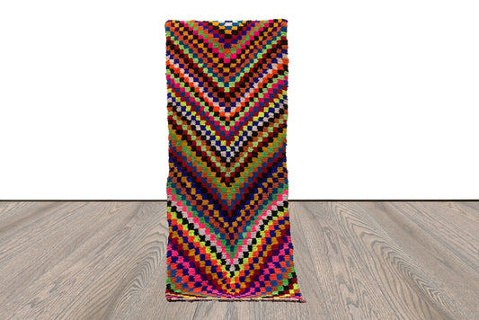 Tapis de couloir marocain berbère vintage tissé à la main à carreaux colorés. 3x7 pi.