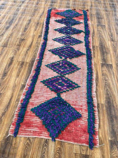 Tapis de couloir étroit vintage marocain 3x8, tapis de couloir berbère tissé Azilal.