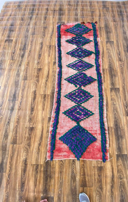 Tapis de couloir étroit vintage marocain 3x8, tapis de couloir berbère tissé Azilal.