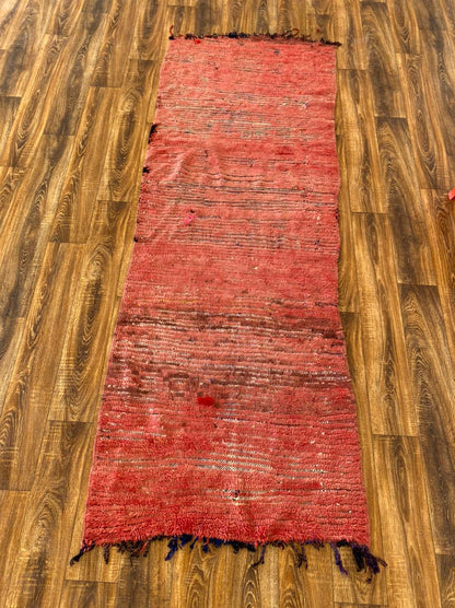 Tapis de couloir marocain en laine, 3x9, tapis berbères vintage rouge délavé.