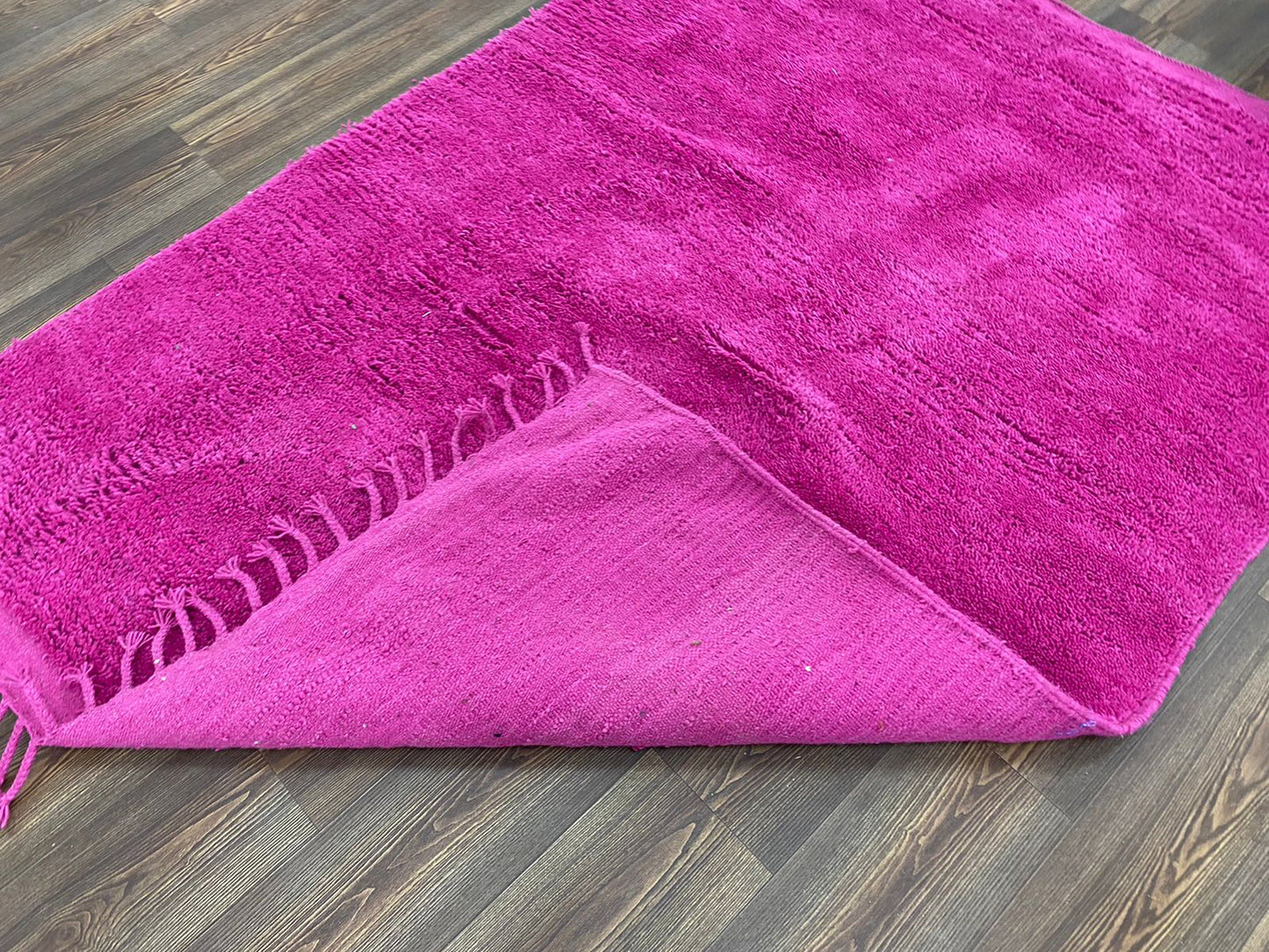 Tapis berbère doux et moelleux de 5 x 7 pieds.