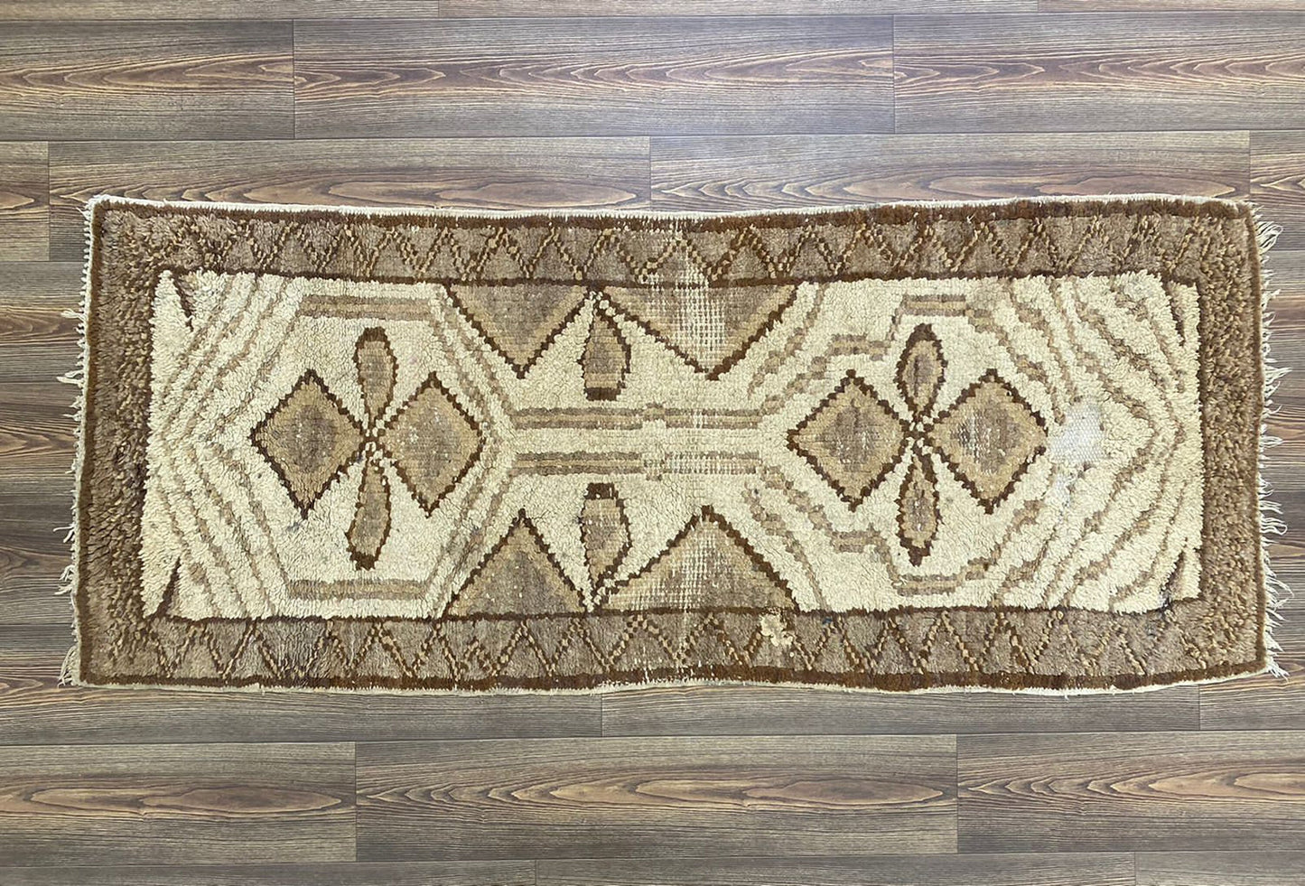 Tapis de couloir en laine vintage marocain 3x6.