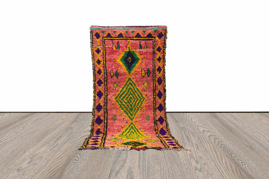 Tapis marocain vintage multicolore 4x9 pieds.