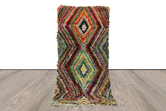 Tapis berbère marocain étroit de 3 pieds sur 6 pieds, tapis tribal vintage coloré.