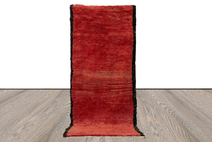 Tapis marocain rouge, 3x9, tapis berbère vintage tissés à la main, vieux tapis usagés.