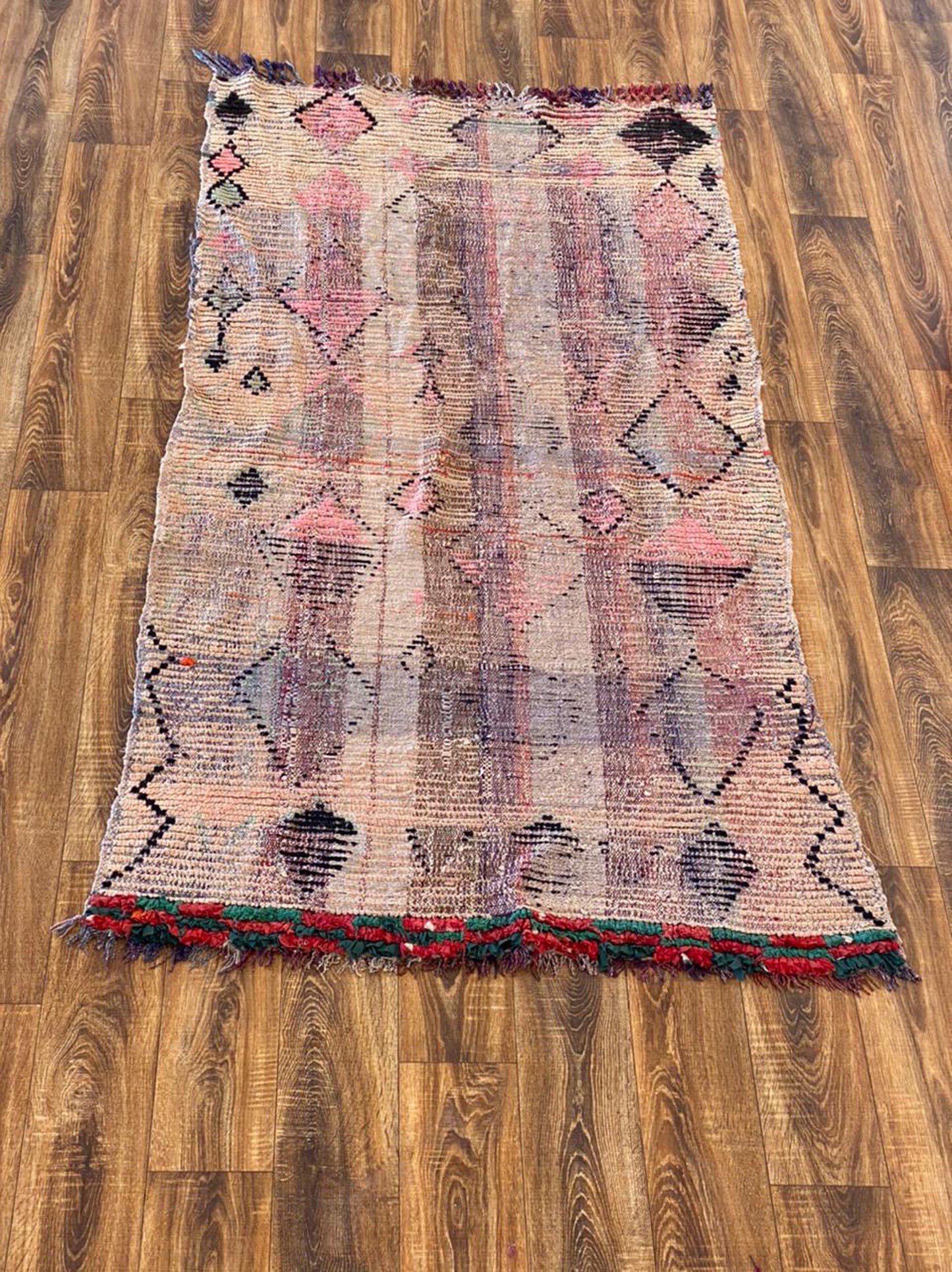 Tapis marocain abstrait délavé, grand tapis vintage à tissage plat 4x7.