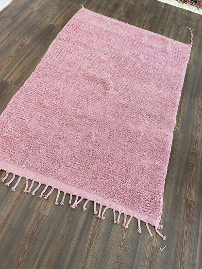 Tapis marocain moelleux et doux de 6 x 4 pieds.