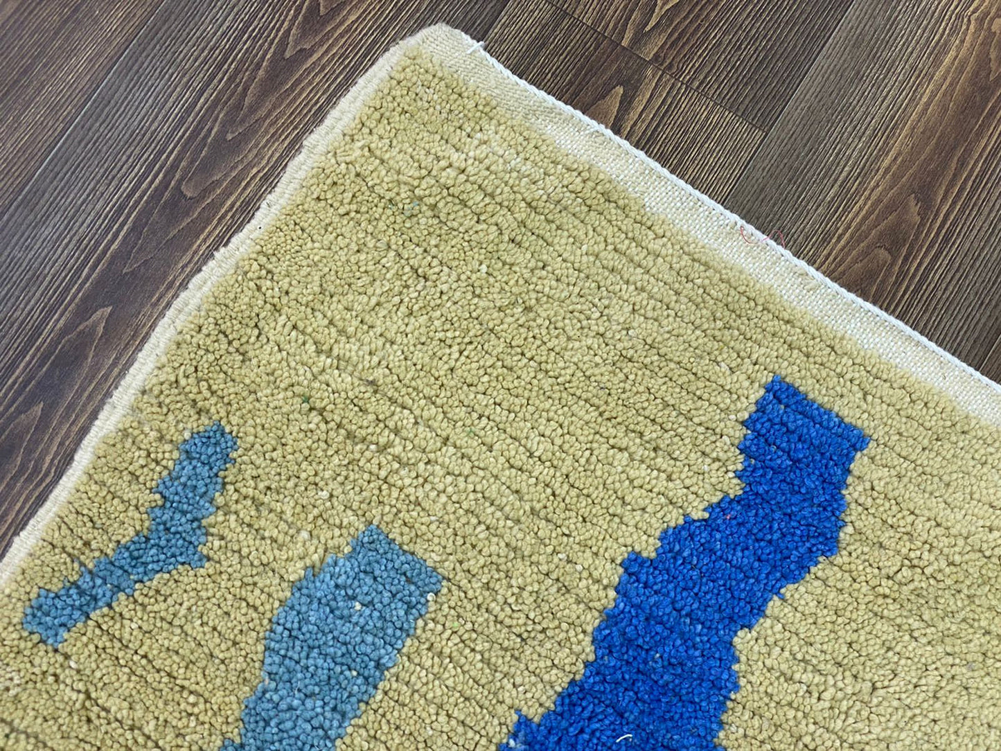 Tapis marocain abstrait, 6x4, tapis doux en laine colorée.